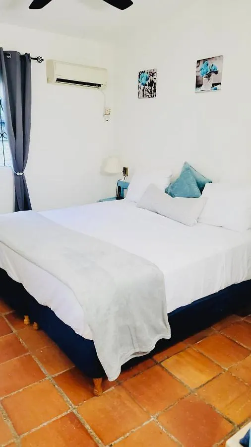 Appartamento Sugalove Villa 30 Flamboyant Ave Saint James