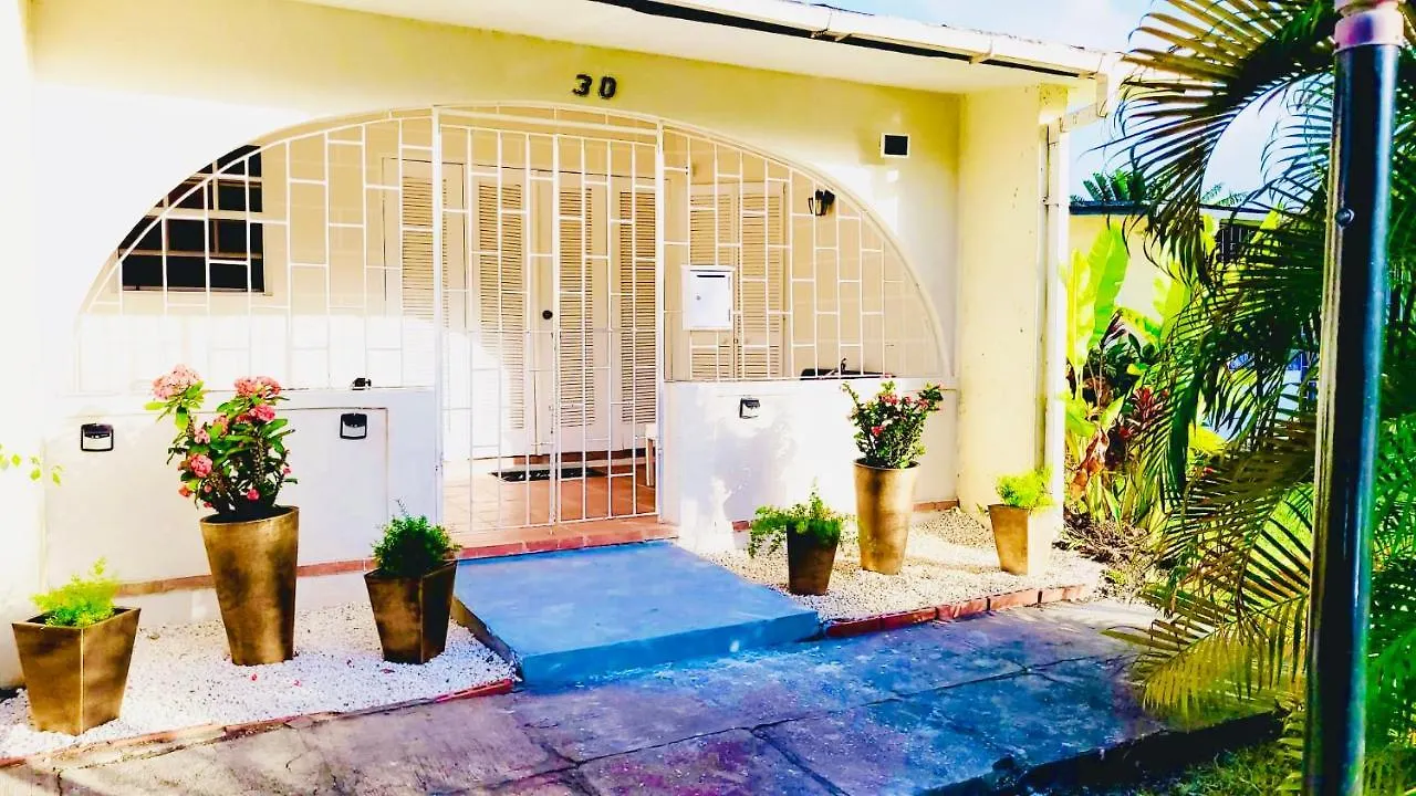 Sugalove Villa 30 Flamboyant Ave Saint James Apartment